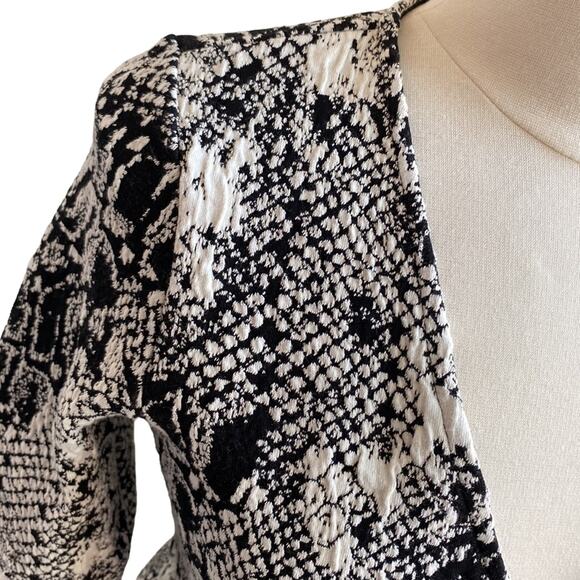 ANTHROPOLOGIE Wrap Dress Womens Sz Large Black Snake Print Knit HD In Paris - Picture 2 of 8